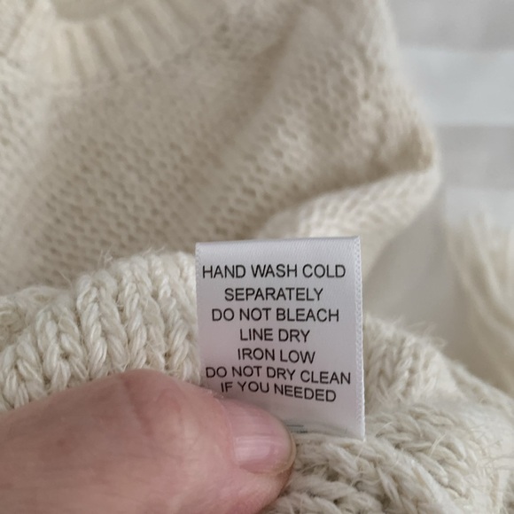 Women’s Forever 21 Chunky Knit Boho Cream Sweater w/ Fringed Sleeves. Size M - Picture 10 of 13